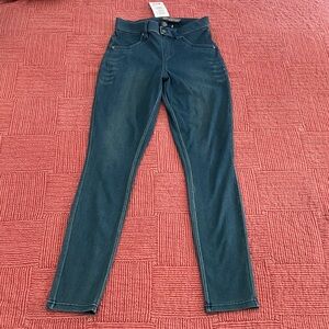 HUE women’s XS NWT Denim Blue stretchy high rise Jeans
